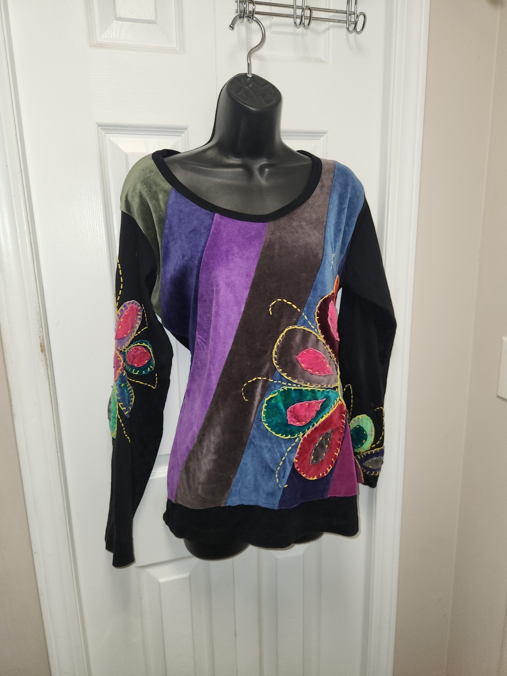 🍉Leopards & Roses Embroidered Flower Tunic Top.